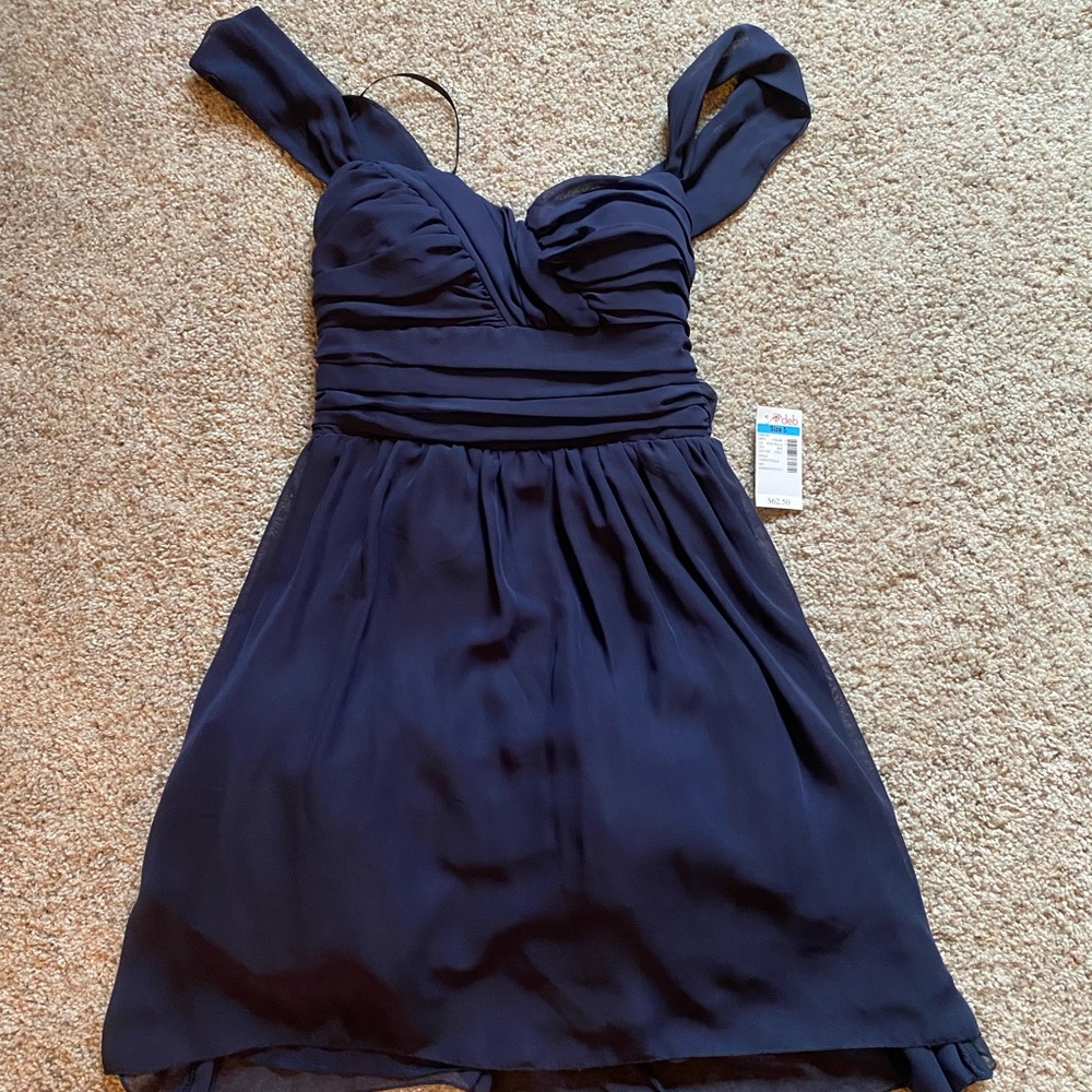 Brand: Deb
Color: Navy Blue
Size: 5/6